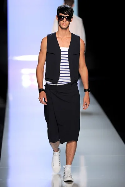 Look 29
